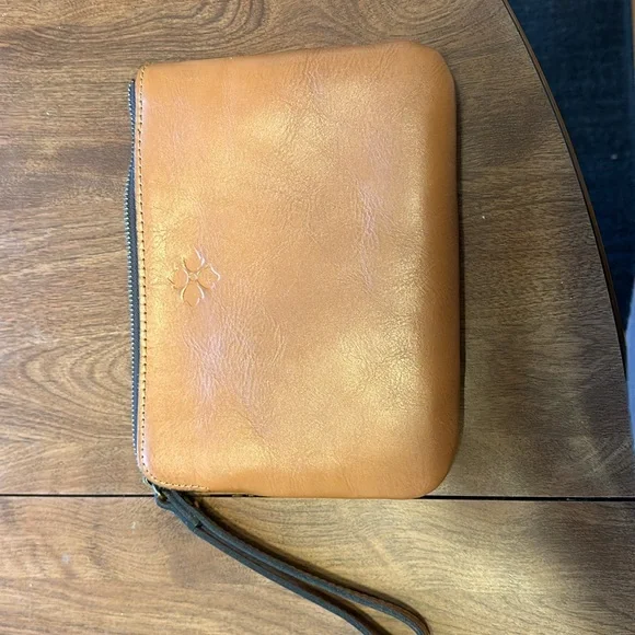 Patricia Nash wristlet - Picture 4 of 4
